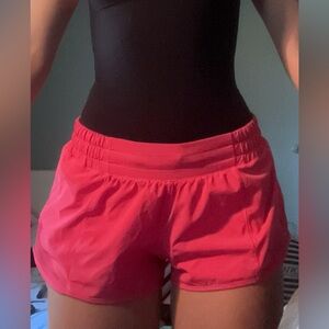 lululemon hotty hot shorts in color lipgloss